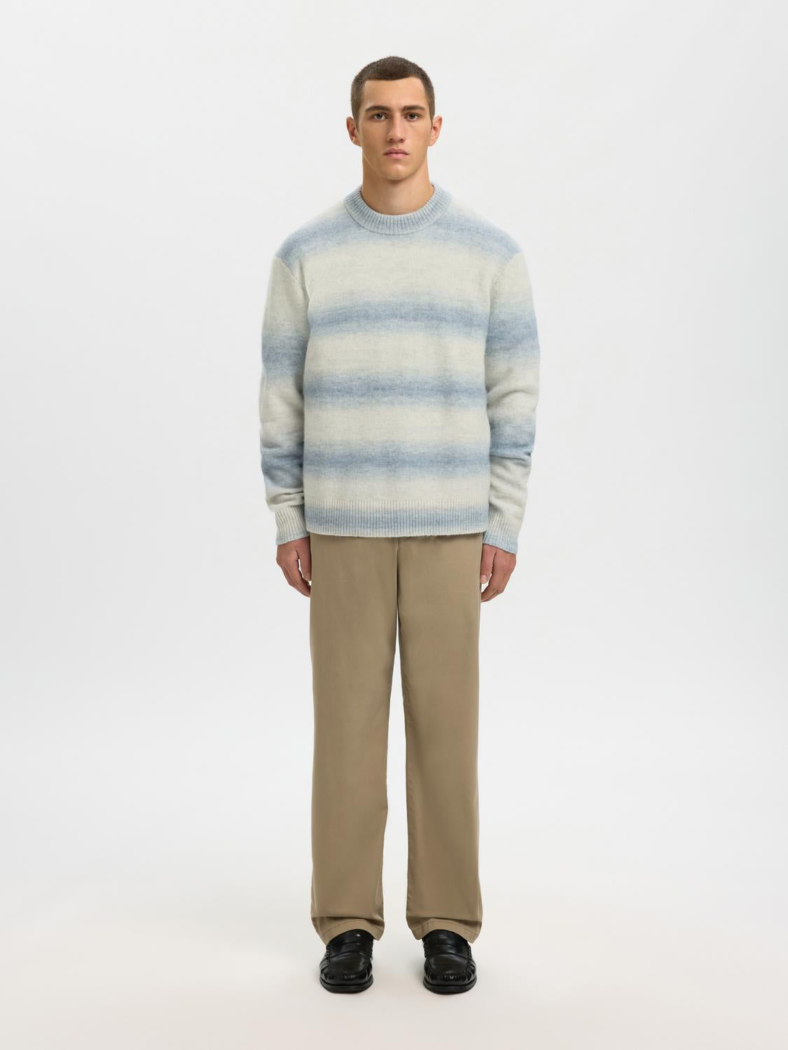 model_shot-front_full